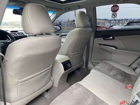 Used 2012 Toyota Camry XLE w/ Leather Pkg image 14