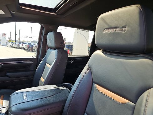 Used 2024 GMC Sierra 2500 AT4 w/ AT4 Premium Plus Package image 11
