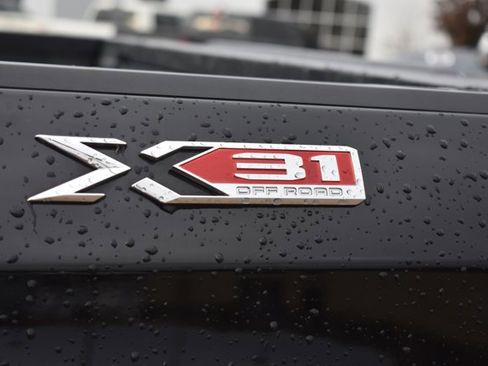 Used 2023 GMC Sierra 1500 SLT w/ SLT Premium Plus Package image 11