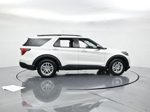 New 2026 Ford Explorer Active w/ Active Comfort Package image 3
