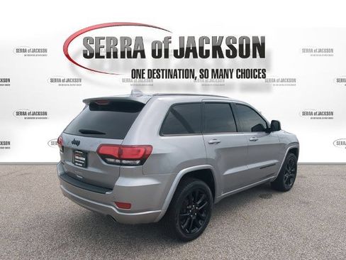 Used 2021 Jeep Grand Cherokee Laredo X AWD/4WD image 8