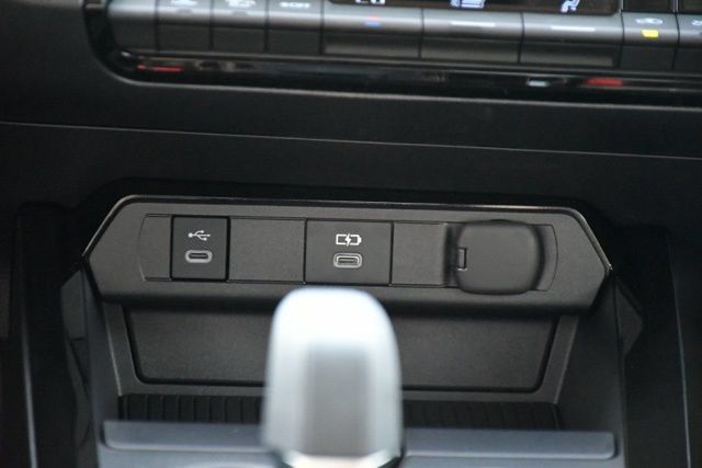 New 2026 Toyota Prius Plug-In Hybrid FWD image 19