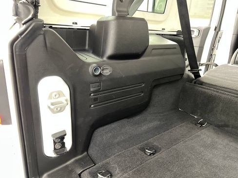 Used 2024 Jeep Wrangler Unlimited Sahara AWD/4WD image 35