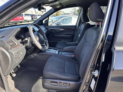 Used 2022 Honda Pilot Sport image 11