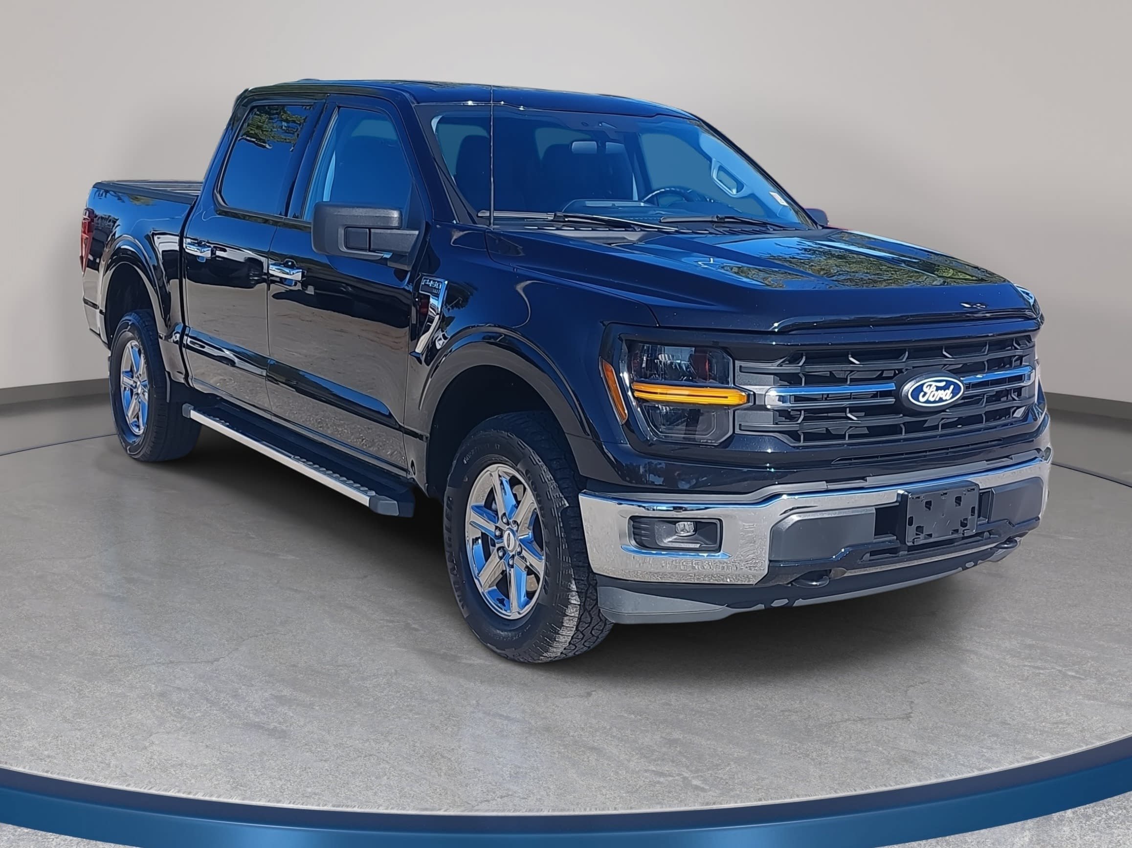 Used 2025 Ford F150 XLT w/ Equipment Group 301A Standard AWD/4WD image 3