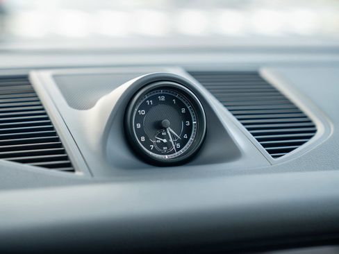 New 2026 Porsche Macan image 18