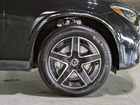 Certified 2025 Mercedes-Benz GLC 300 image 24