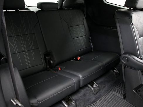 Certified 2025 Buick Enclave Avenir w/ Super Cruise Package image 31