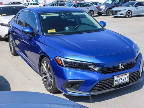 Used 2022 Honda Civic Touring image 3