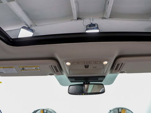 Used 2022 Nissan Armada SL w/ Captain's Chairs Package image 22