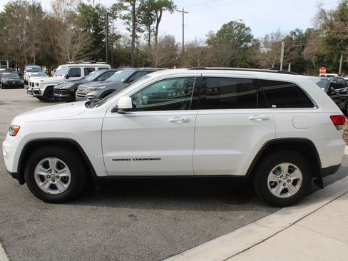 Used 2017 Jeep Grand Cherokee Laredo w/ Quick Order Package 2BE image 11