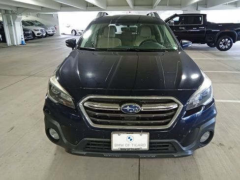 Used 2018 Subaru Outback 2.5i Premium AWD/4WD image 2