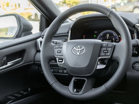 New 2026 Toyota Camry SE FWD image 12