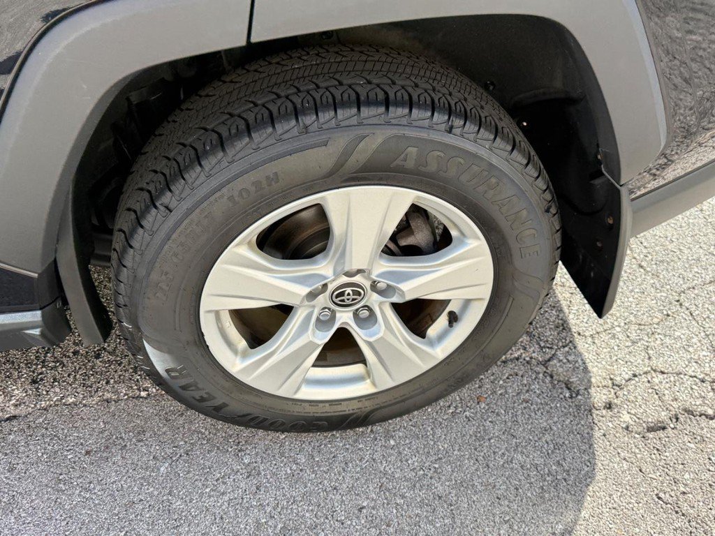 Certified 2021 Toyota RAV4 XLE AWD/4WD image 9