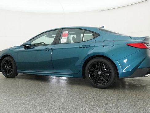 New 2026 Toyota Camry SE image 12