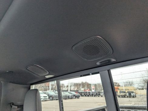 New 2026 RAM 1500 4x4 Crew Cab image 17