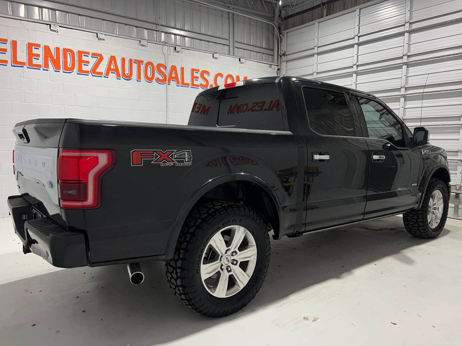 Used 2015 Ford F150 Platinum w/ Equipment Group 701A Luxury AWD/4WD image 6