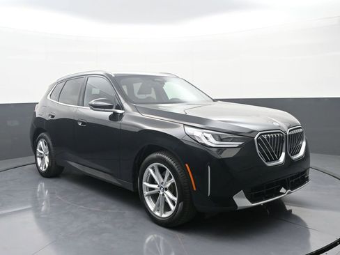 Used 2025 BMW X3 xDrive30i w/ Premium Package AWD/4WD image 3