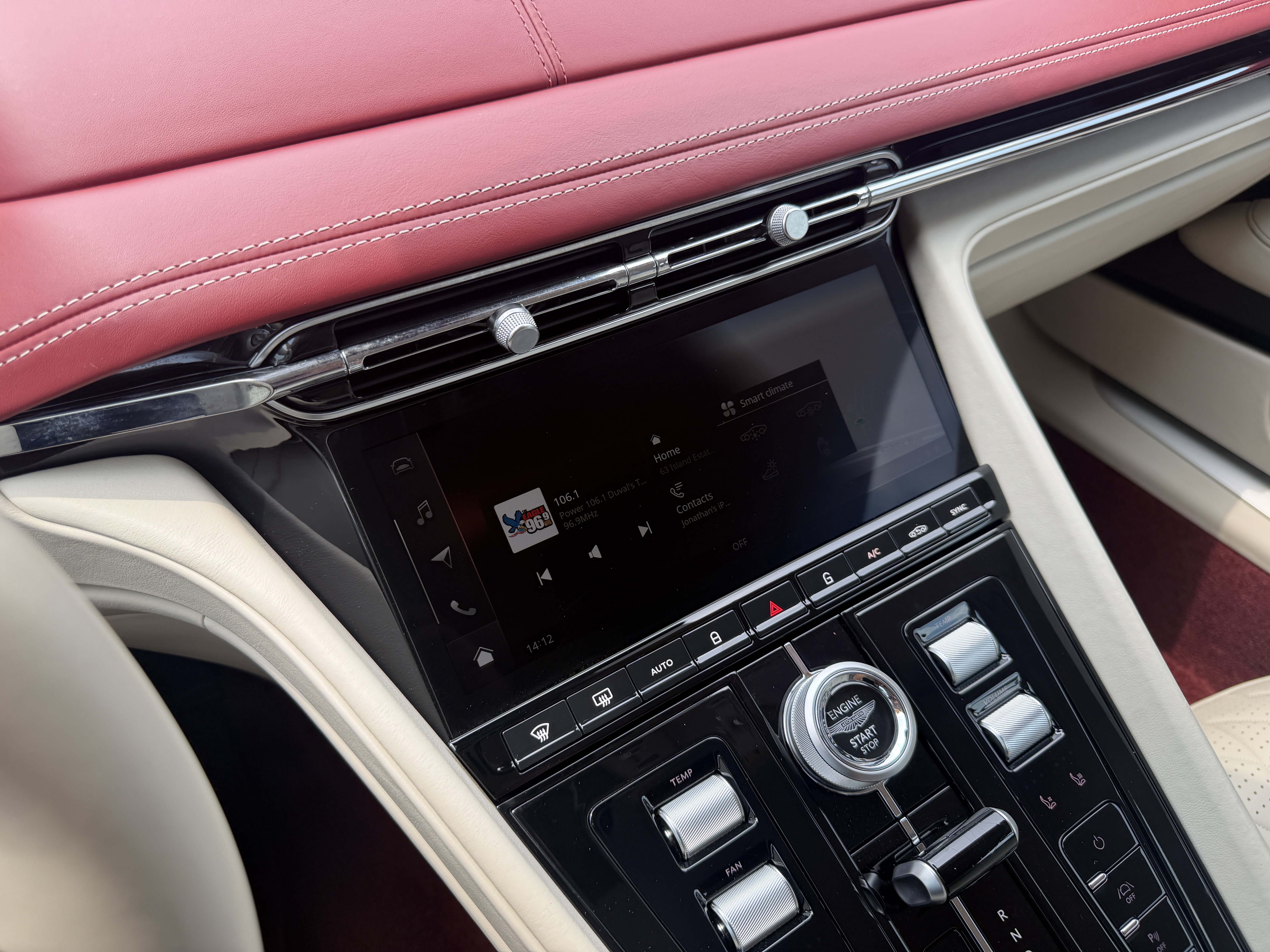 Used 2024 Aston Martin DB12 Coupe RWD image 27