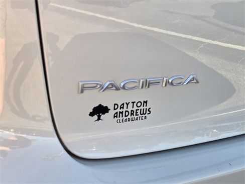 Used 2021 Chrysler Pacifica Pinnacle image 13