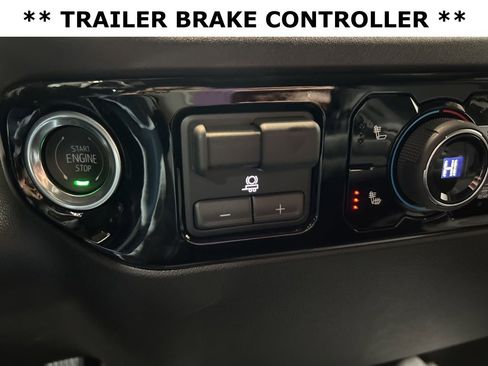 Used 2025 Chevrolet Silverado 2500 LT image 14