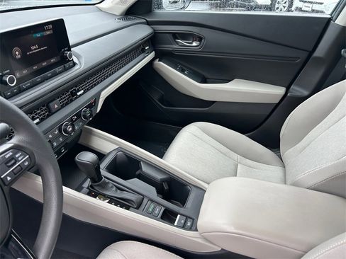 Certified 2023 Honda Accord EX image 11