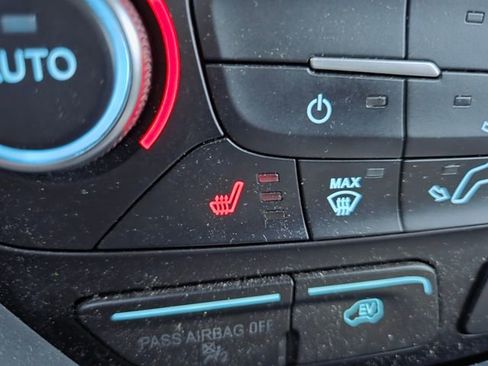 Used 2017 Ford C-MAX Energi Titanium image 14