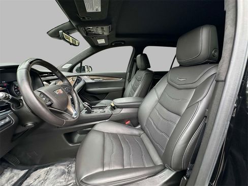 Certified 2025 Cadillac XT6 Premium Luxury w/ Platinum Package image 2