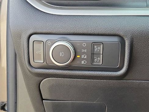 Certified 2021 Ford Explorer XLT w/ Equipment Group 202A image 22