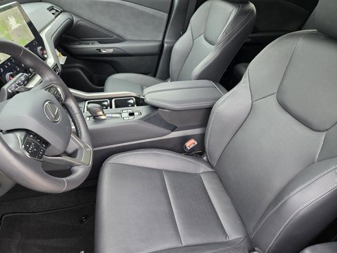 Certified 2025 Lexus TX 350 AWD w/ Technology Package image 9