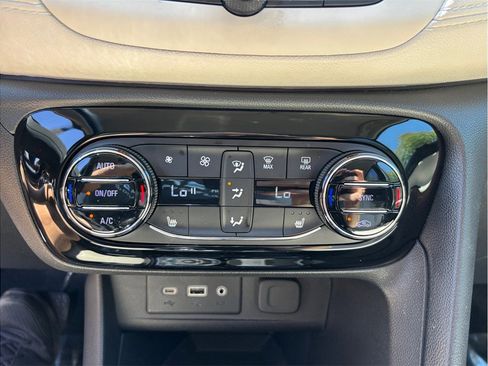 Used 2021 Buick Encore GX Select image 28