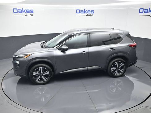 Used 2025 Nissan Rogue SL FWD image 48