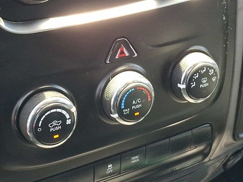 Used 2016 RAM 1500 Express AWD/4WD image 16