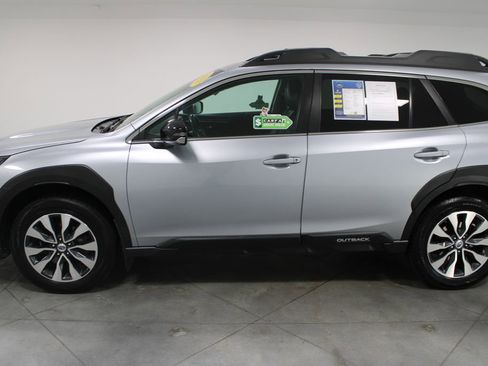 Used 2023 Subaru Outback Limited image 6