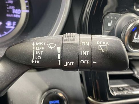 Used 2022 Toyota Highlander XLE AWD/4WD image 26
