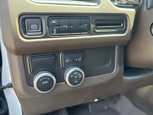 Used 2021 GMC Yukon XL SLT w/ SLT Premium Package RWD image 13