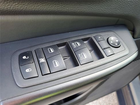 Used 2022 Jeep Cherokee Trailhawk image 21