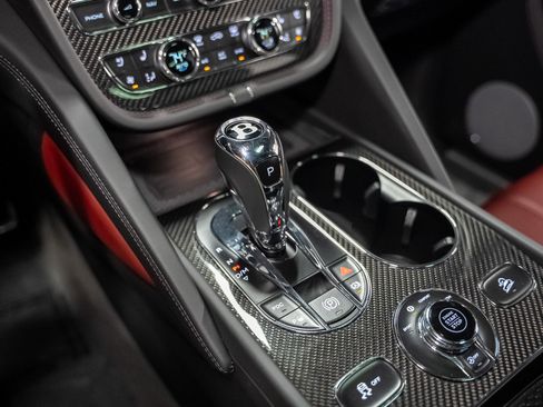 Used 2022 Bentley Bentayga image 52