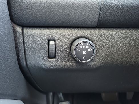 Used 2021 Chevrolet Colorado LT w/ Safety Package image 24