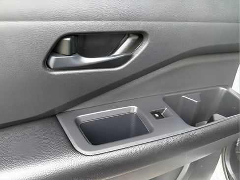 Used 2024 Nissan Pathfinder SV FWD image 21