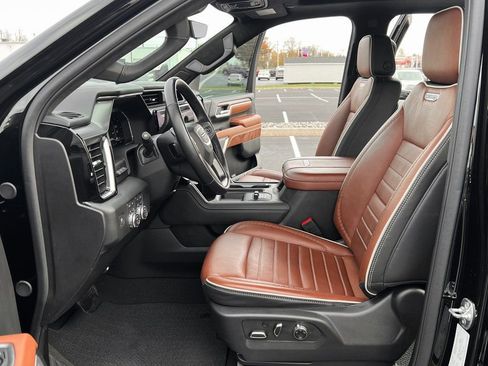 Used 2025 GMC Sierra 3500 Denali Ultimate image 2