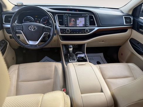 Used 2019 Toyota Highlander Limited image 10