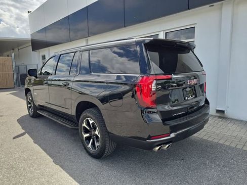 Certified 2025 GMC Yukon XL AT4 AWD/4WD image 5