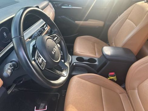 Used 2025 Kia Seltos EX w/ EX Sunroof Package AWD/4WD image 13