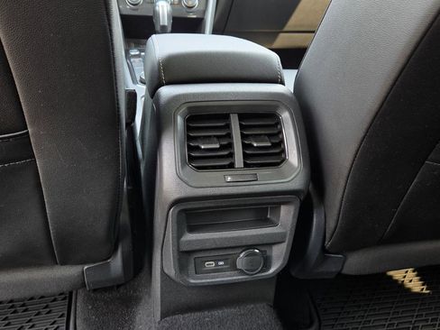 Used 2021 Volkswagen Tiguan SE w/ Panoramic Sunroof Package image 39