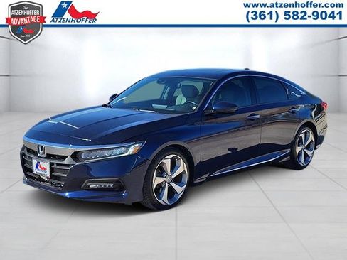 Used 2018 Honda Accord Touring image 3
