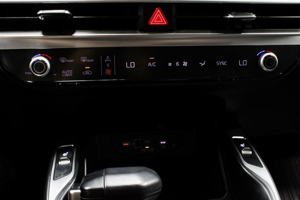 Used 2024 Kia Sorento S FWD image 31