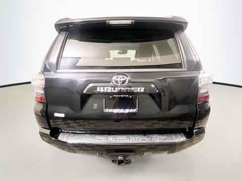 Used 2021 Toyota 4Runner SR5 Premium w/ Moonroof Package AWD/4WD image 6