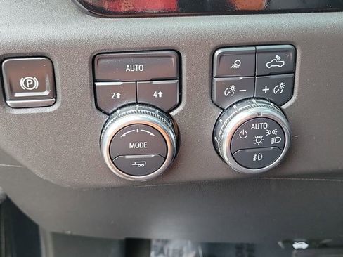 Used 2025 GMC Sierra 1500 SLT AWD/4WD image 20