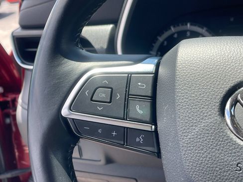 Used 2021 Toyota Highlander XSE FWD image 29